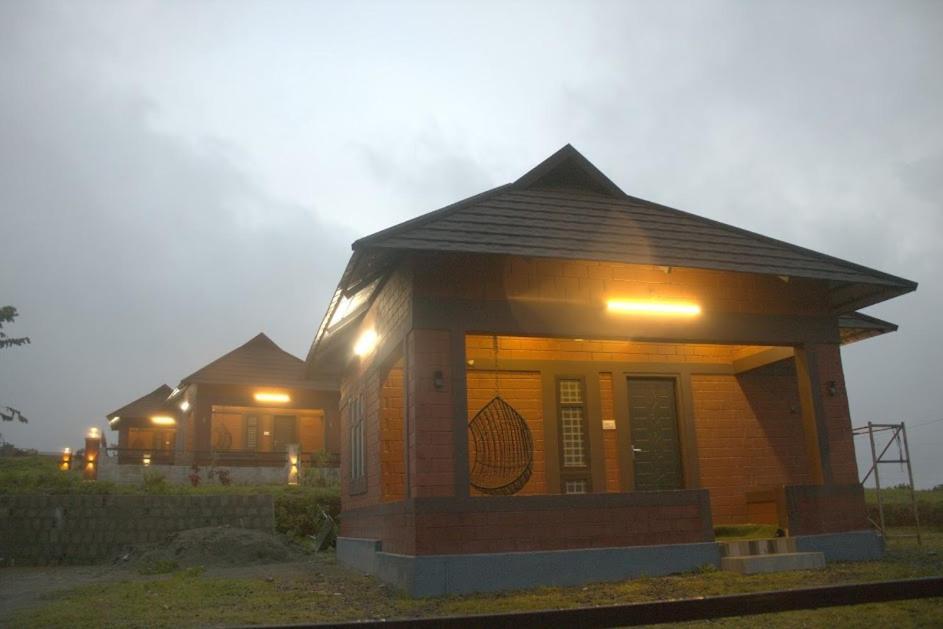 Misty Valley Resort Varagampadi Extérieur photo